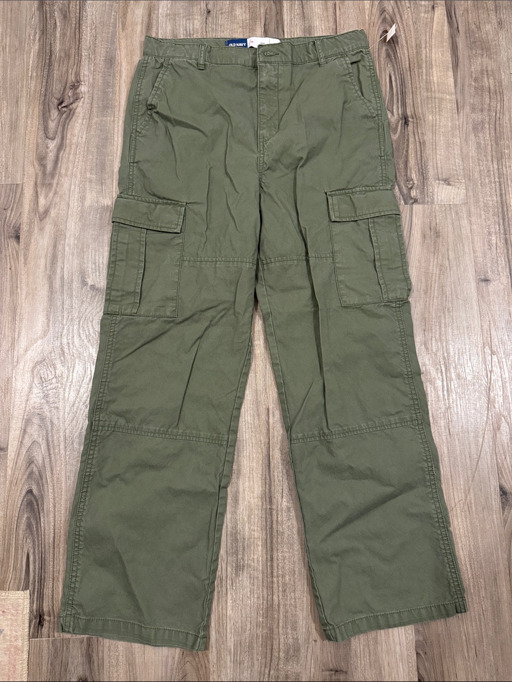 Old Navy Olive Cargo Pants - Classic Utility Style